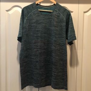 Men’s lululemon shirt
